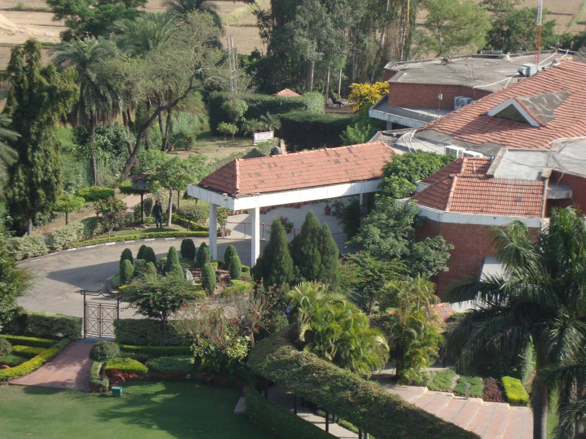 Hotel North Park Panchkula Exterior photo