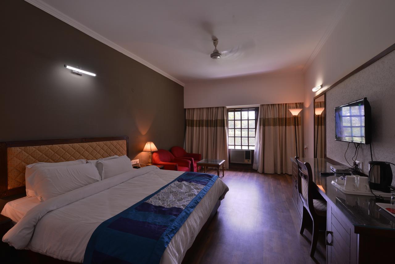 Hotel North Park Panchkula Exterior photo